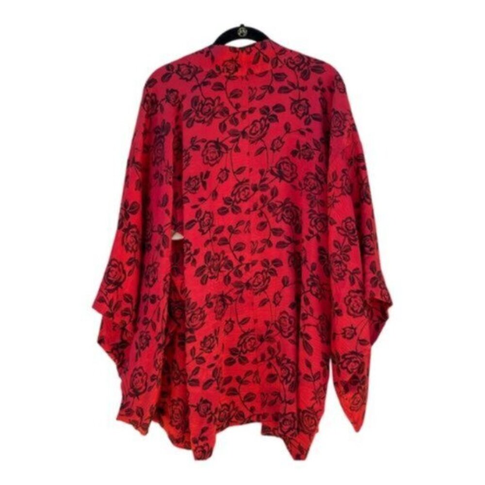 Vintage Silk Red & Black Floral Pattern Short Kimono - Picture 3 of 9